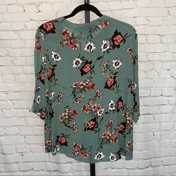 Suzanne Betro Floral Peasant Green Top - Picture 2 of 4